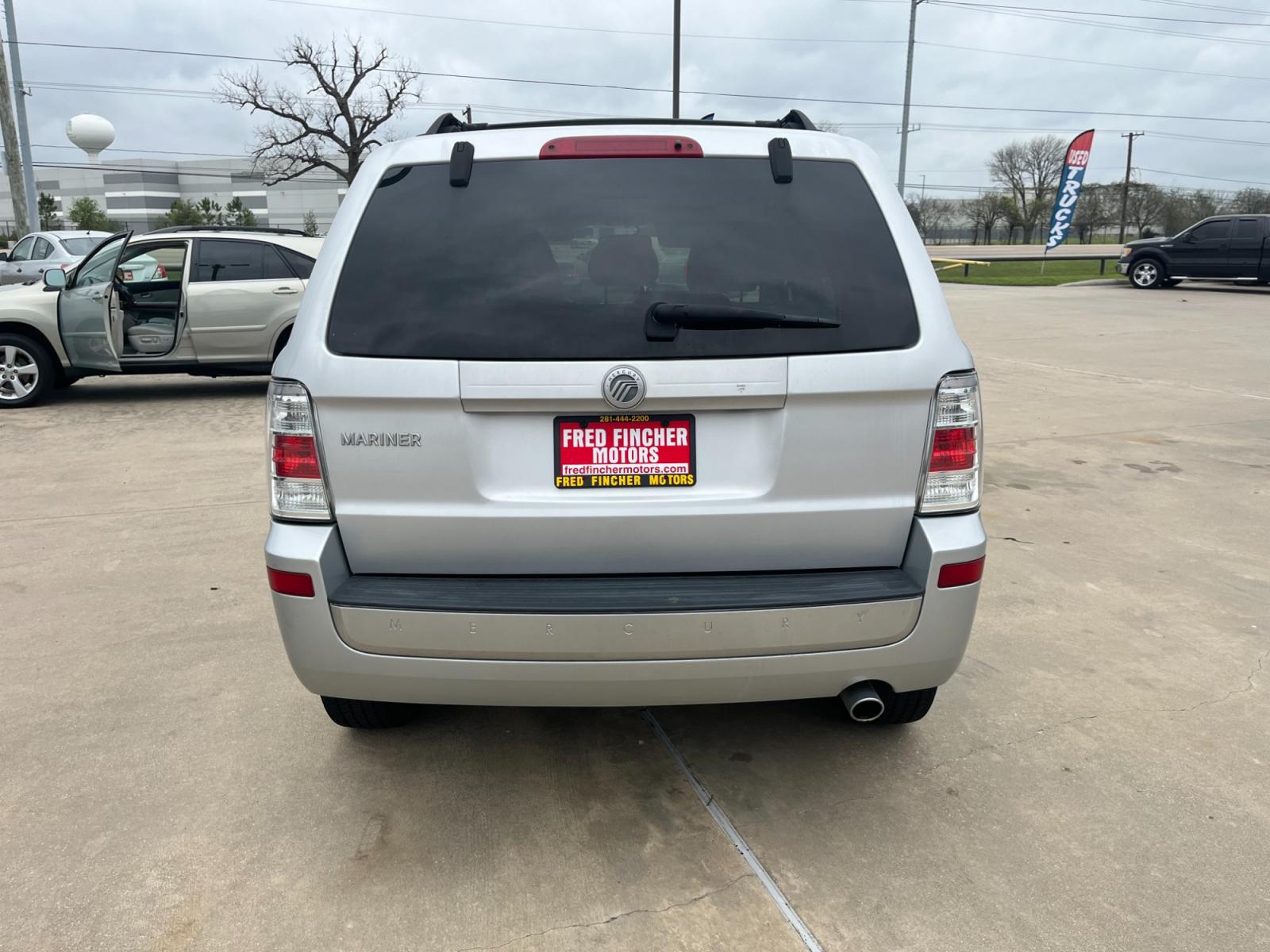 2009 SILVER /gray Mercury Mariner V6 2WD (4M2CU81G49K) with an 3.0L V6 engine, 6-Speed Automatic transmission, located at 14700 Tomball Parkway 249, Houston, TX, 77086, (281) 444-2200, 29.928619, -95.504074 - Photo #5